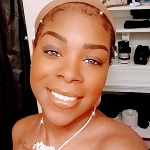 Meet your Posher, Naya